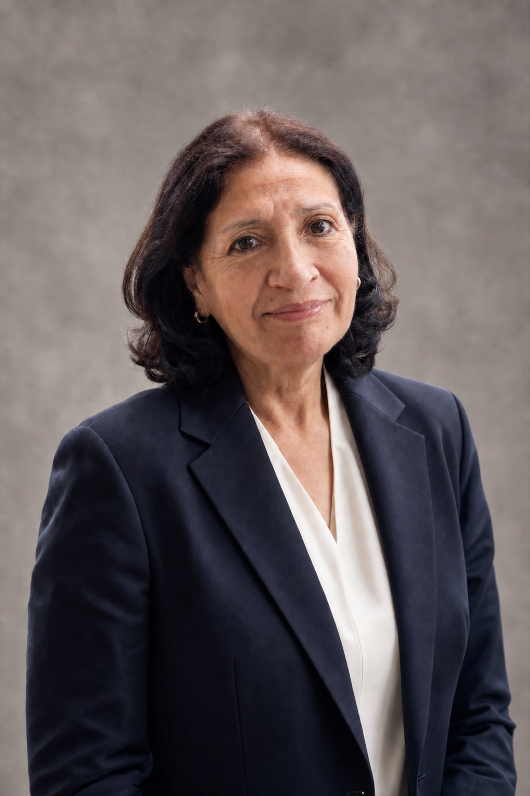 Retrato profesional de la abogada Gloria López López